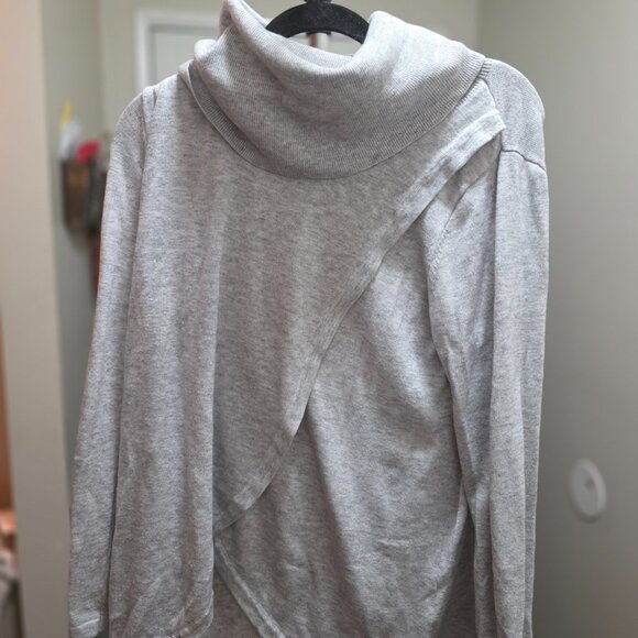 Boutique Maternity Wear Bundle – Designer Comfort Meets Everyday Elegance - Picture 12 of 15